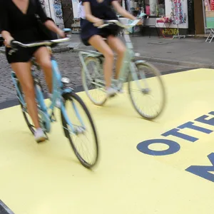 2019 sperrte Altona mehrere Straßen in Ottensen in einem Modellversuch für den Autoverkehr. Dieser wurde gerichtlich gestoppt. Nachfolger ist das Projekt „freiRaum Ottensen“.