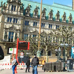 Im Hamburger Rathaus gibt es neue Termine für Hochzeiten im Jahr 2022.