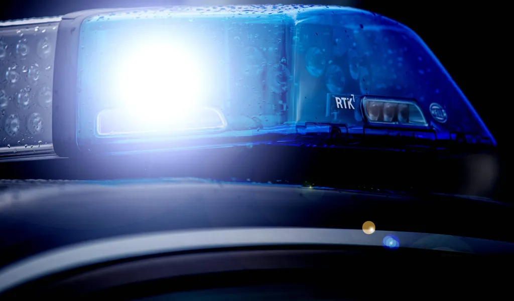 Das Blaulicht eines Einsatzwagens der Polizei.