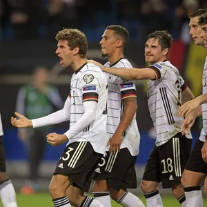 Thomas Müller jubelt nach dem Siegtor für Deutschland.