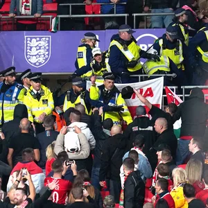 Auseinandersetzung zwischen Ungarn-Fans und Polizei