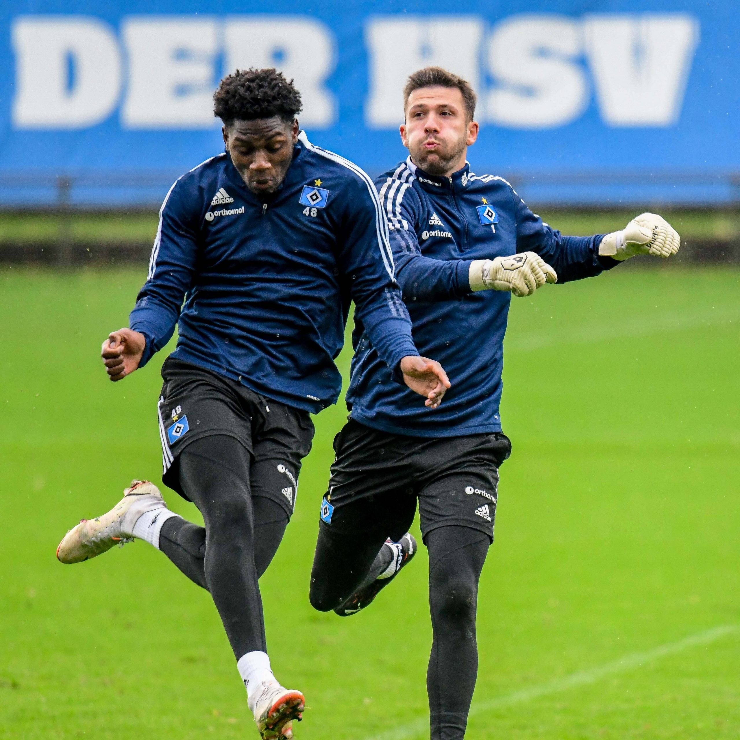 Nachwuchskicker Faride Alidou und Torwart Daniel Heuer Fernandes gehören bislang zu den HSV-Gewinnern in dieser Saison.