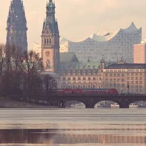 Blick von der Außenalster in Richtung City