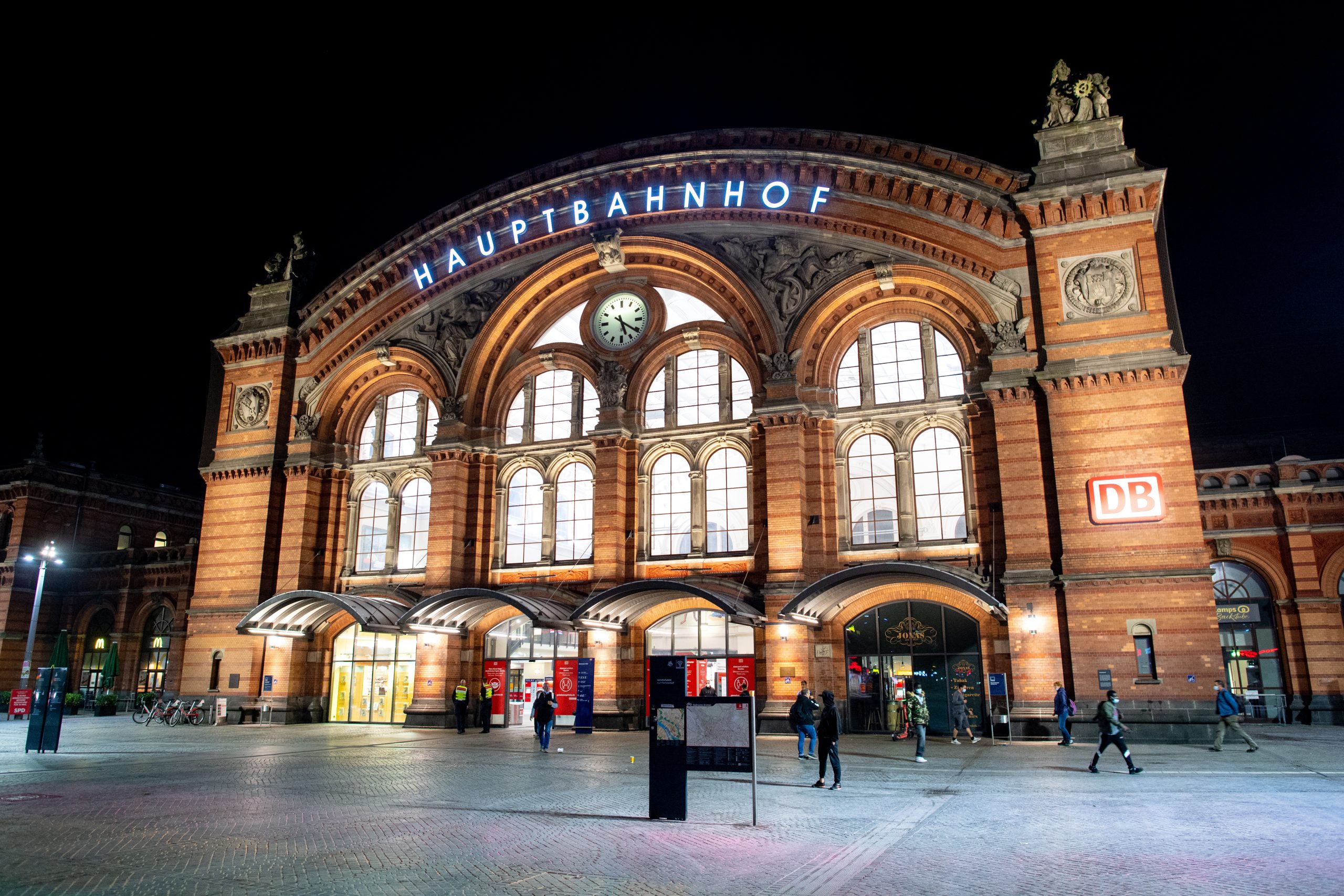 Der Bremer Hauptbahnhof wird am Wochenende zur Waffenverbotszone.