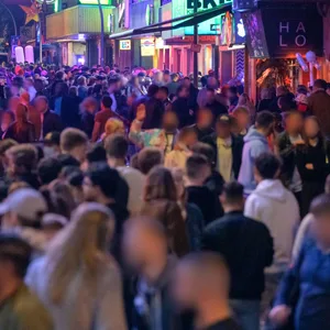 Reeperbahn Große Freiheit Menschen voll Corona