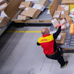 DHL