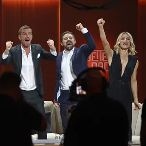 Thomas Gottschalk (v.l.n.r.) hatte eine Star-Besetzung zur Jubiläumsshow eingeladen: Helene Fischer, Joko Winterscheidt, Klaas Heufer-Umlauf und Co-Moderatorin Michelle Hunziker.
