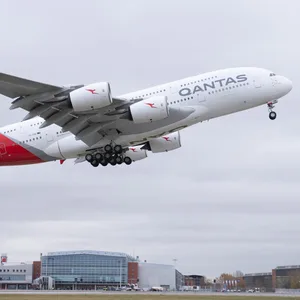Die A380 von Airbus soll nach langer Corona-Pause nun wieder für Langstreckenflüge eingesetzt werden.