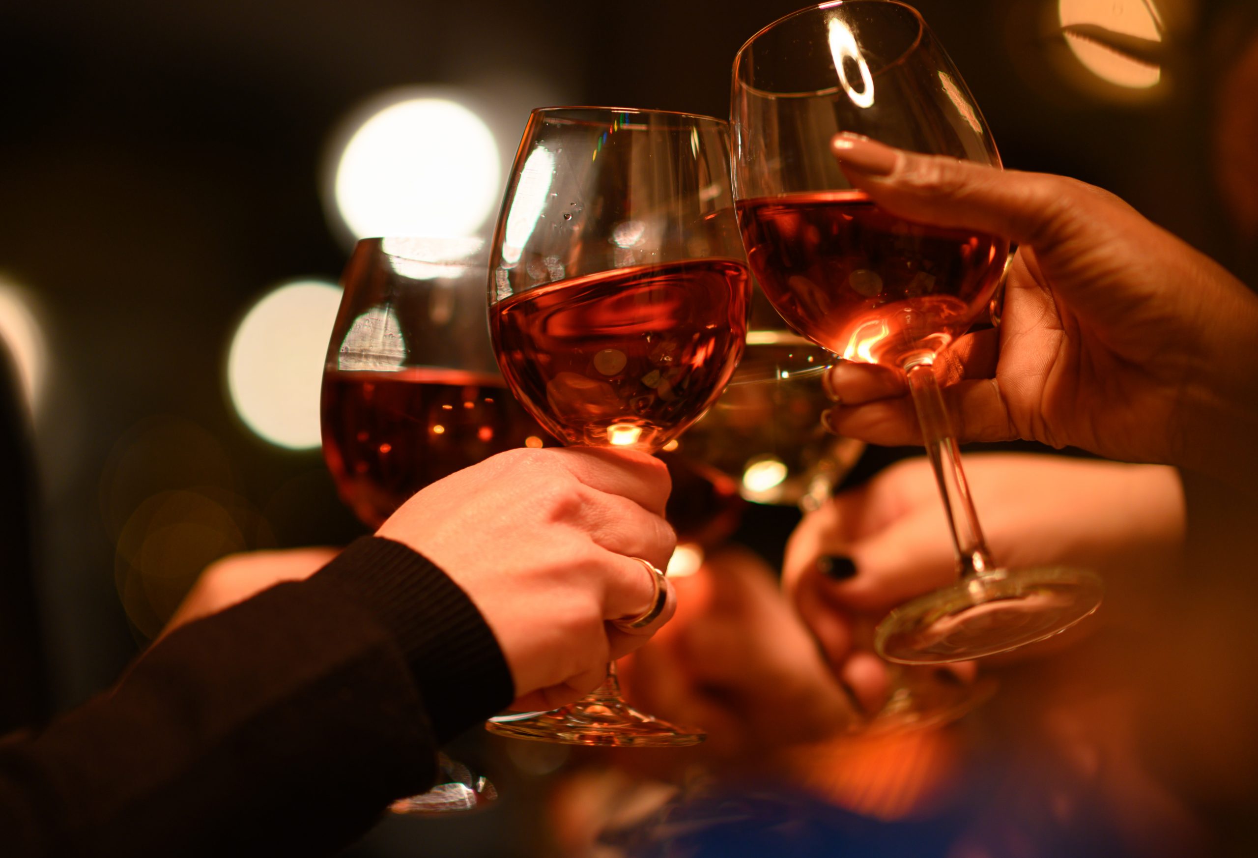 Ein Prosit auf ein langes Leben? Eine Greifswalder Studie widerlegt den Mythos des gesunden Alkoholkonsums. (Symbolbild)