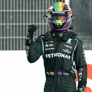 Lewis Hamilton Helm Katar