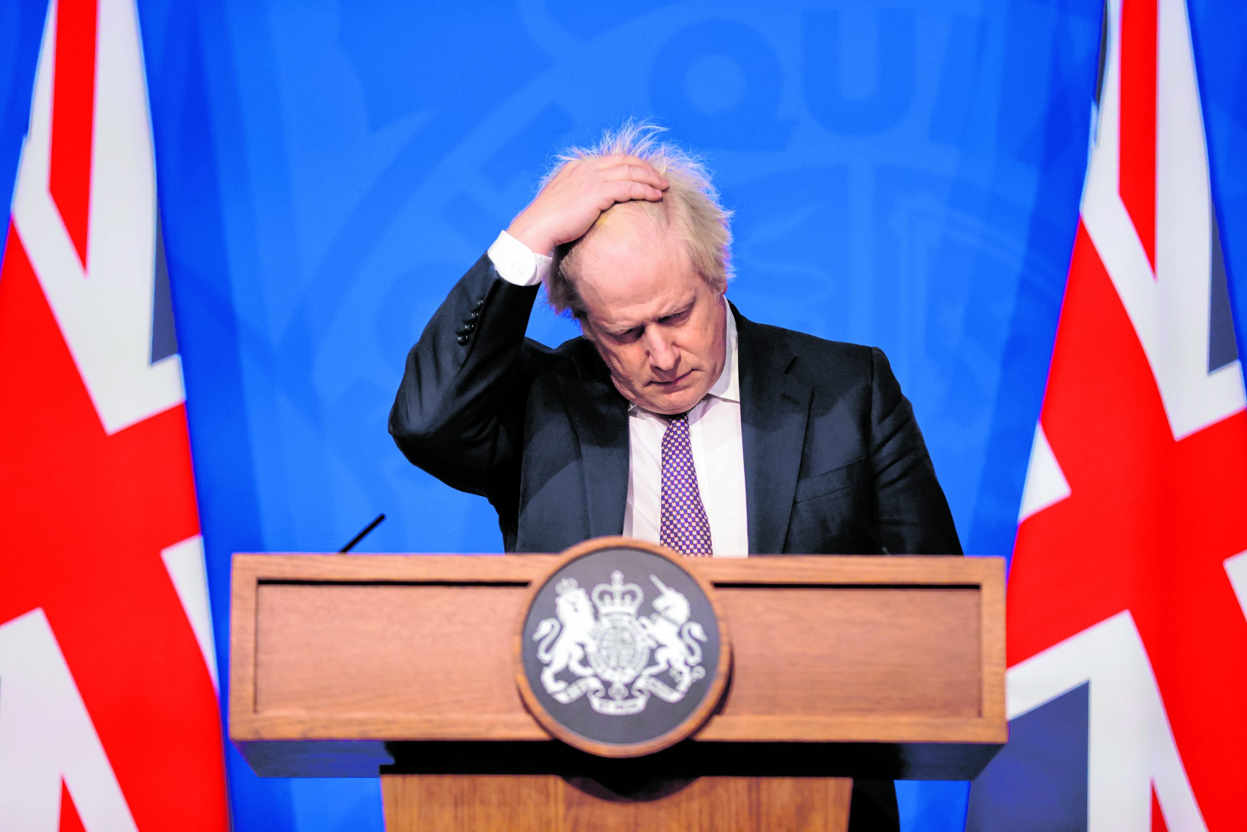 Premierminister Boris Johnson rudert zurück und führt Corona-Regeln wieder ein.