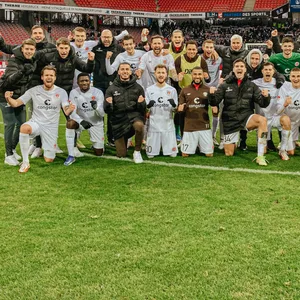 Sieger-Foto des FC St. Pauli in Nürnberg