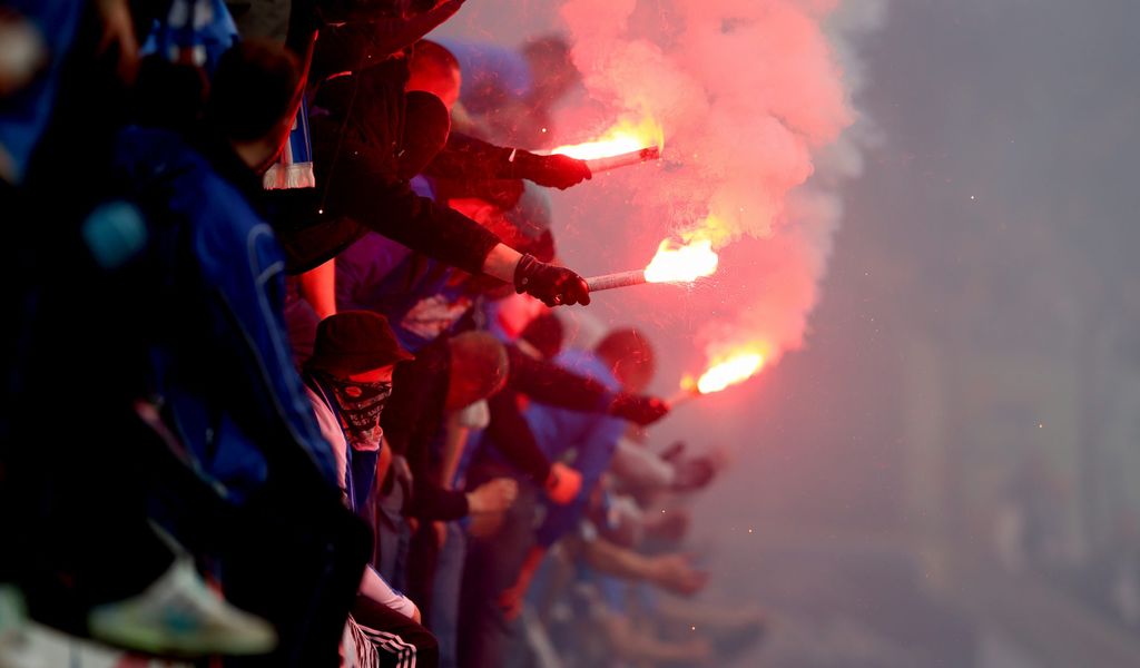 Hansa Rostock Fans mit Pyrotechnik