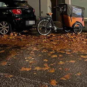 Lastenräder dürfen auch auf Kfz-Stellplätzen stehen – sogar in den Anwohnerparkzonen.