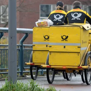 Die Postboten in Harburg sind überlastet.