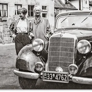 170er Mercedes mit Kennzeichen „BH“ für „Britische Zone Hamburg“, das es bis 1956 gab.