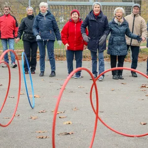 Senioren machen Sport in Neuwiedenthal