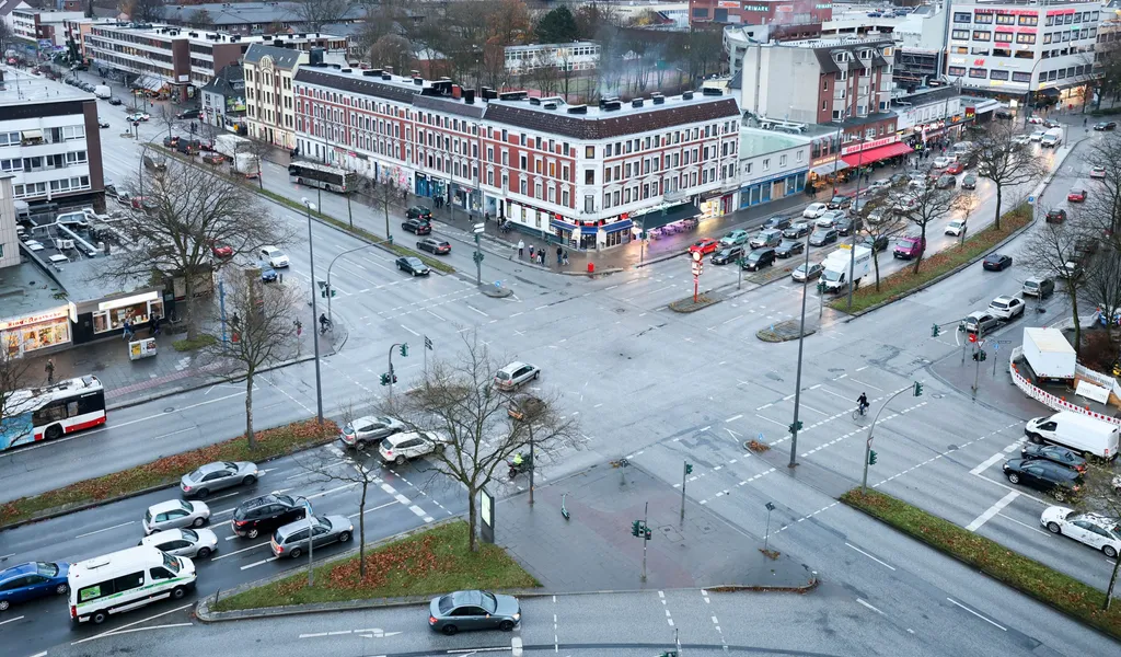 Die Kreuzung Billstedter Hauptstraße/Schiffbeker Weg in Billstedt könnte in Zukunft nach niederländischem Vorbild umgebaut werden.