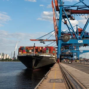Stillstand: Auf dem Container Terminal Altenwerder kam es am Montag zu Verzögerungen aufgrund einer IT-Störung.