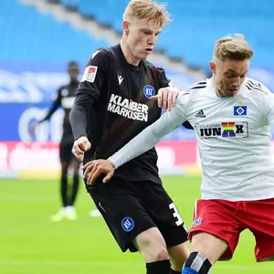 HSV-Profi Sonny Kittel gegen den Karlsruher SC