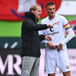 FC St. Pauli Timo Schultz Philipp Ziereis