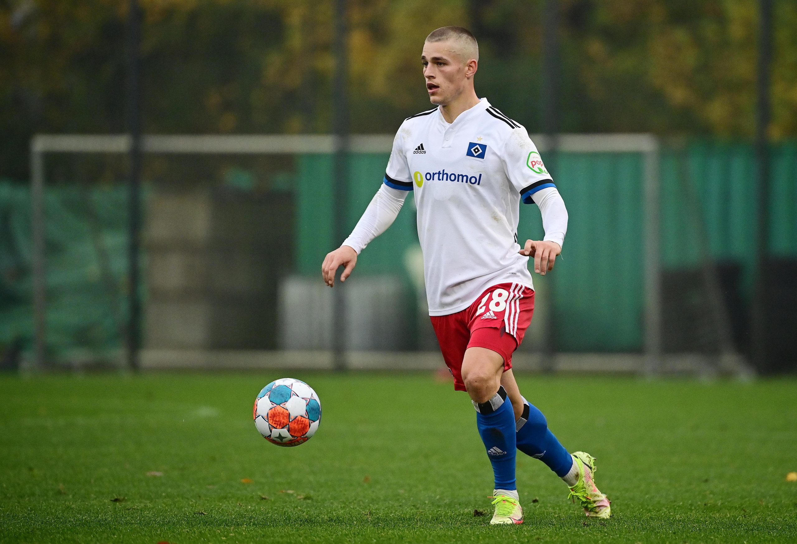Miro Muheim wechselte im Sommer auf Leihbasis aus St. Gallen zum HSV.
