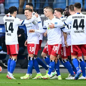 HSV-Jubel gegen Regensburg