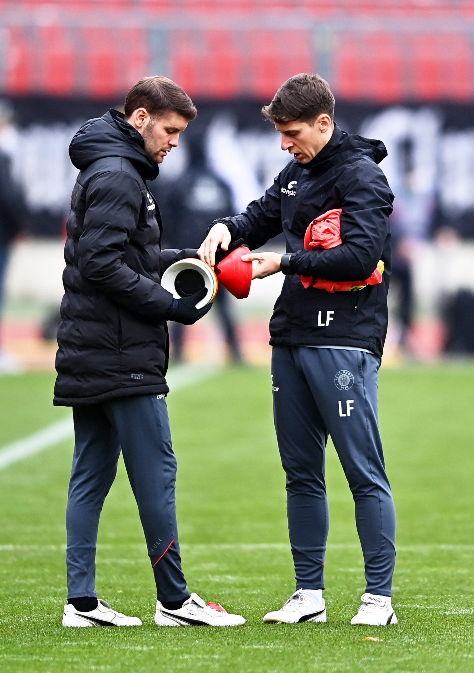 St. Paulis Co-Trainer Fabian Hürzeler und Loic Favé