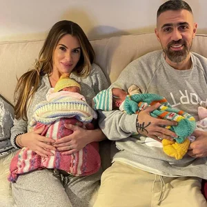Glückliche Eltern: Anna-Maria Ferchichi und Bushido mit ihren Töchtern.