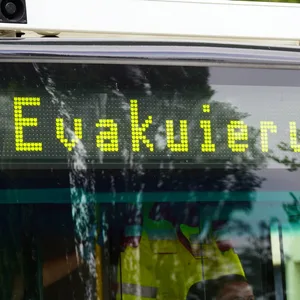 Fahrzeug kündigt Evakuierung an