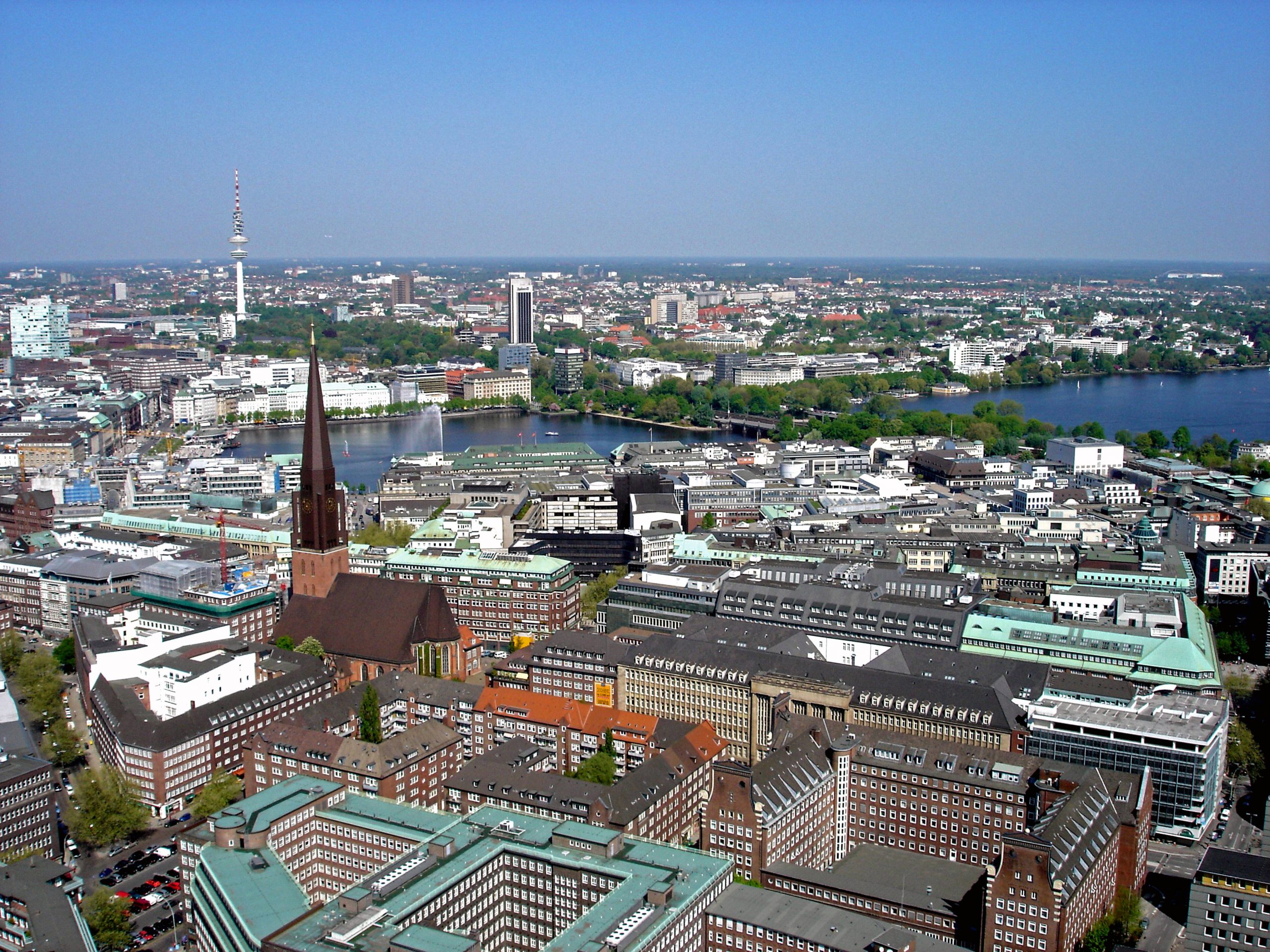 Ein Blick über Hamburg: Im Ranking der besten Städte Deutschlands büßte unsere Stadt an Wirtschaftskraft ein. (Symbolbild)