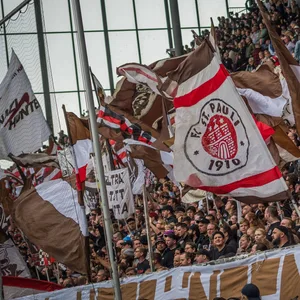 Fans des FC St. Pauli am Millerntor