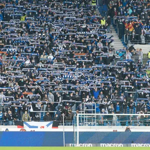 Fans im Karlsruher Wildparkstadion