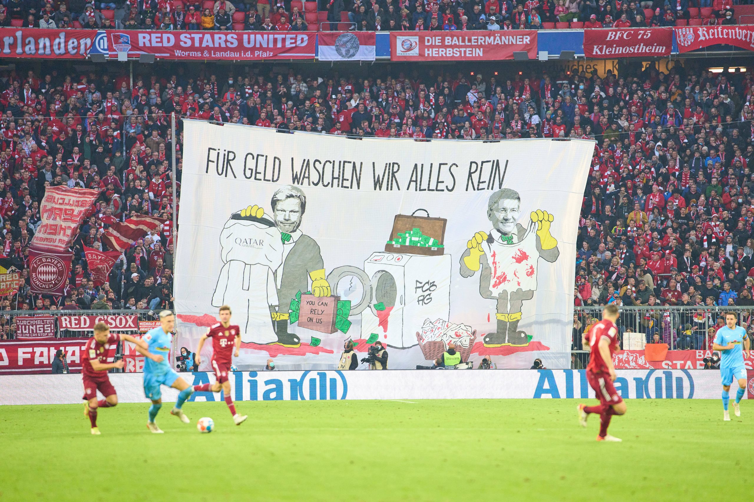 Choreo der Bayern-Fans gegen Katar-Sponsoring