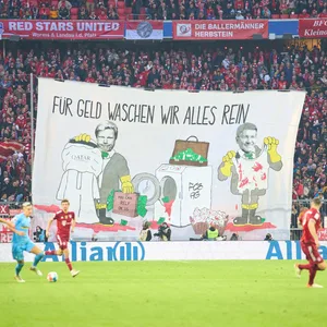 Choreo der Bayern-Fans gegen Katar-Sponsoring