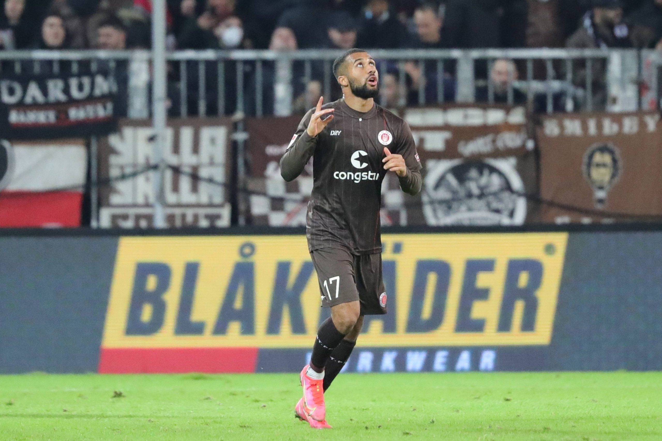 Daniel-Kofi Kyereh jubelt für den FC St. Pauli