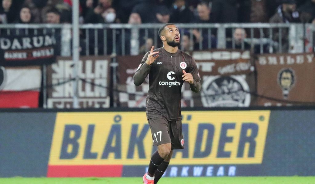 Daniel-Kofi Kyereh jubelt für den FC St. Pauli