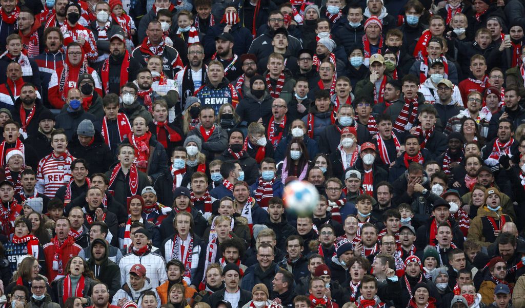 Köln-Fans beim Rheinderby