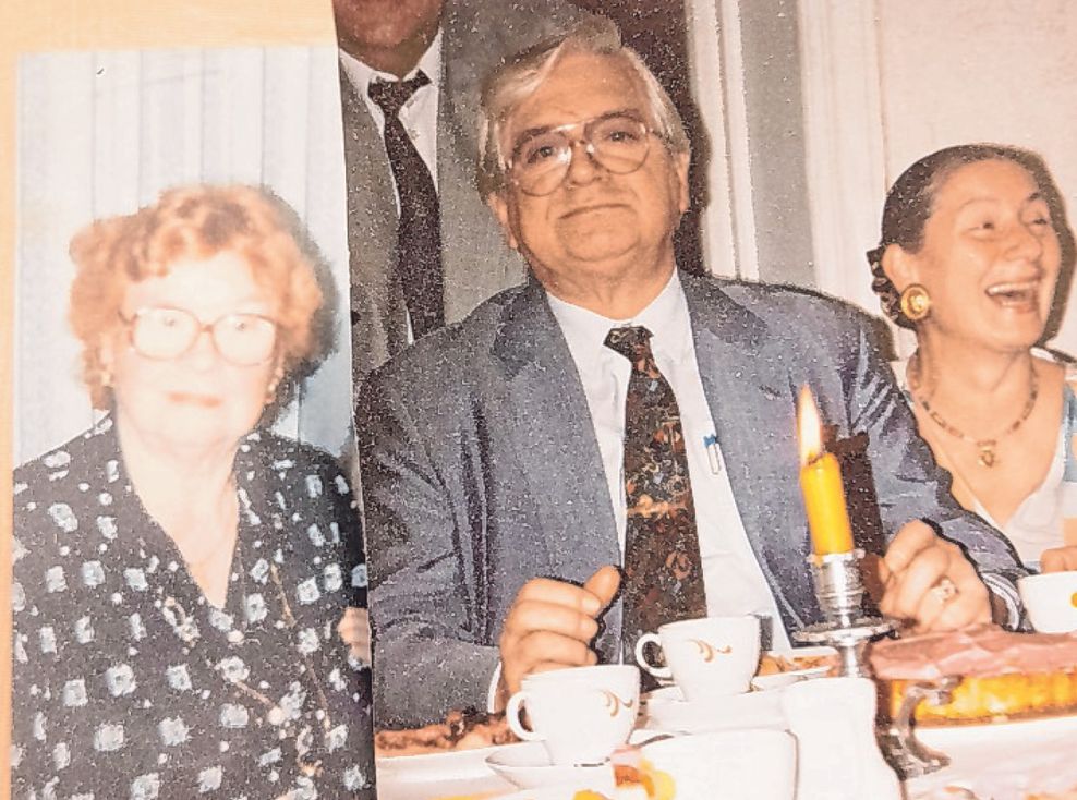 Lotti mit ihrer Mutter und ihrem Bruder.