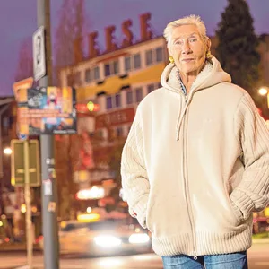 Voller Energie und Geschichten: Lotti Strehlow ist vor 90 Jahren auf dem Kiez geboren.