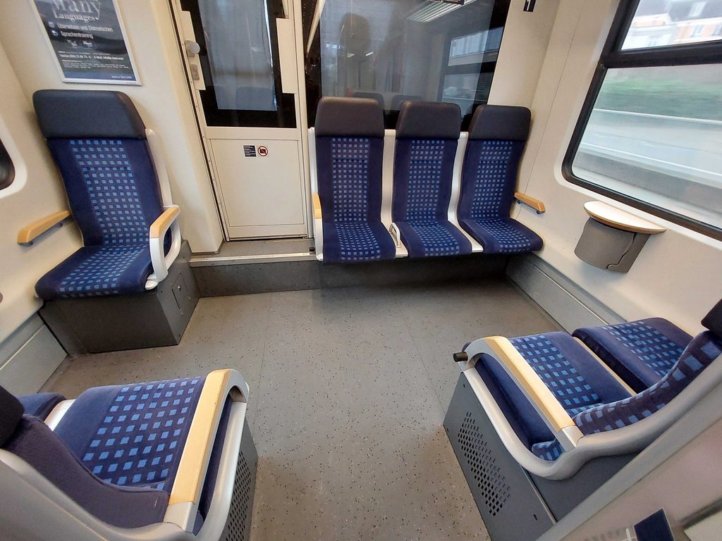 So sieht sie aus: Die 1. Klasse in der S-Bahn im Rhein-Main-Gebiet (Hessen).