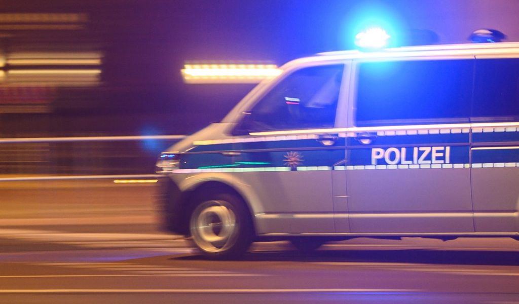 Die Hamburger Polizei fahndet nach einen Mann, der eine Tankstelle in Fuhlsbüttel überfallen hat. (Symbolbild)