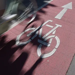 Laut dem Fahrrad-Monitor 2021 steigt deutschlandweit das Sicherheitsgefühl der Radfahrer.