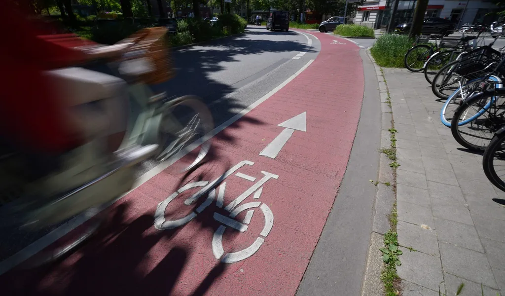 Laut dem Fahrrad-Monitor 2021 steigt deutschlandweit das Sicherheitsgefühl der Radfahrer.