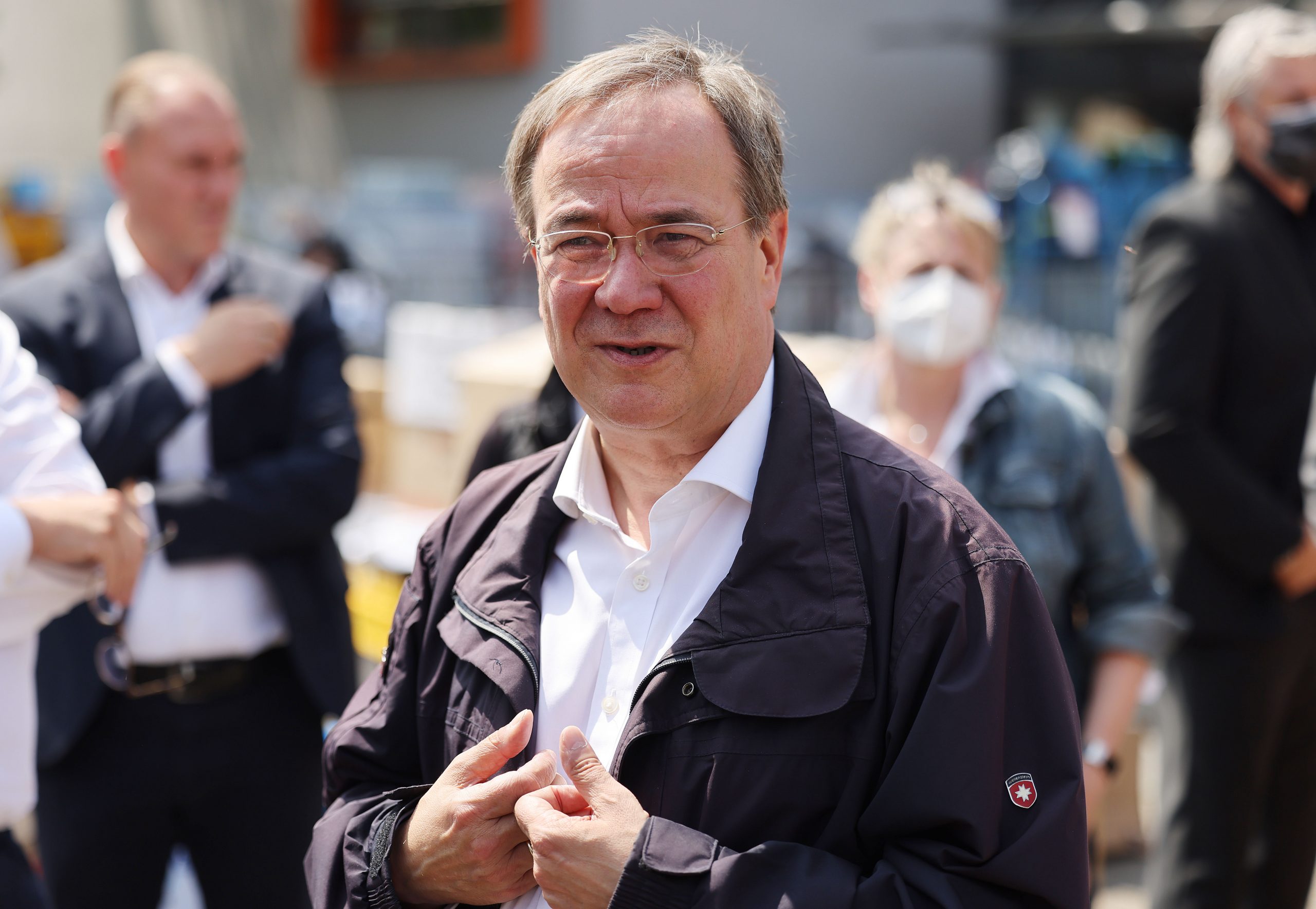 Armin Laschet (CDU) hat die vom Hochwasser betroffene Gemeinde Erftstadt besucht – einen Krisenstab hielt er nicht für notwendig.