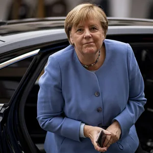 Angela Merkel Sneaker Nike