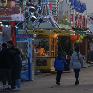 Besucher auf dem Hamburger Winterdom