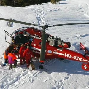 Rettungshubschrauber in den Alpen