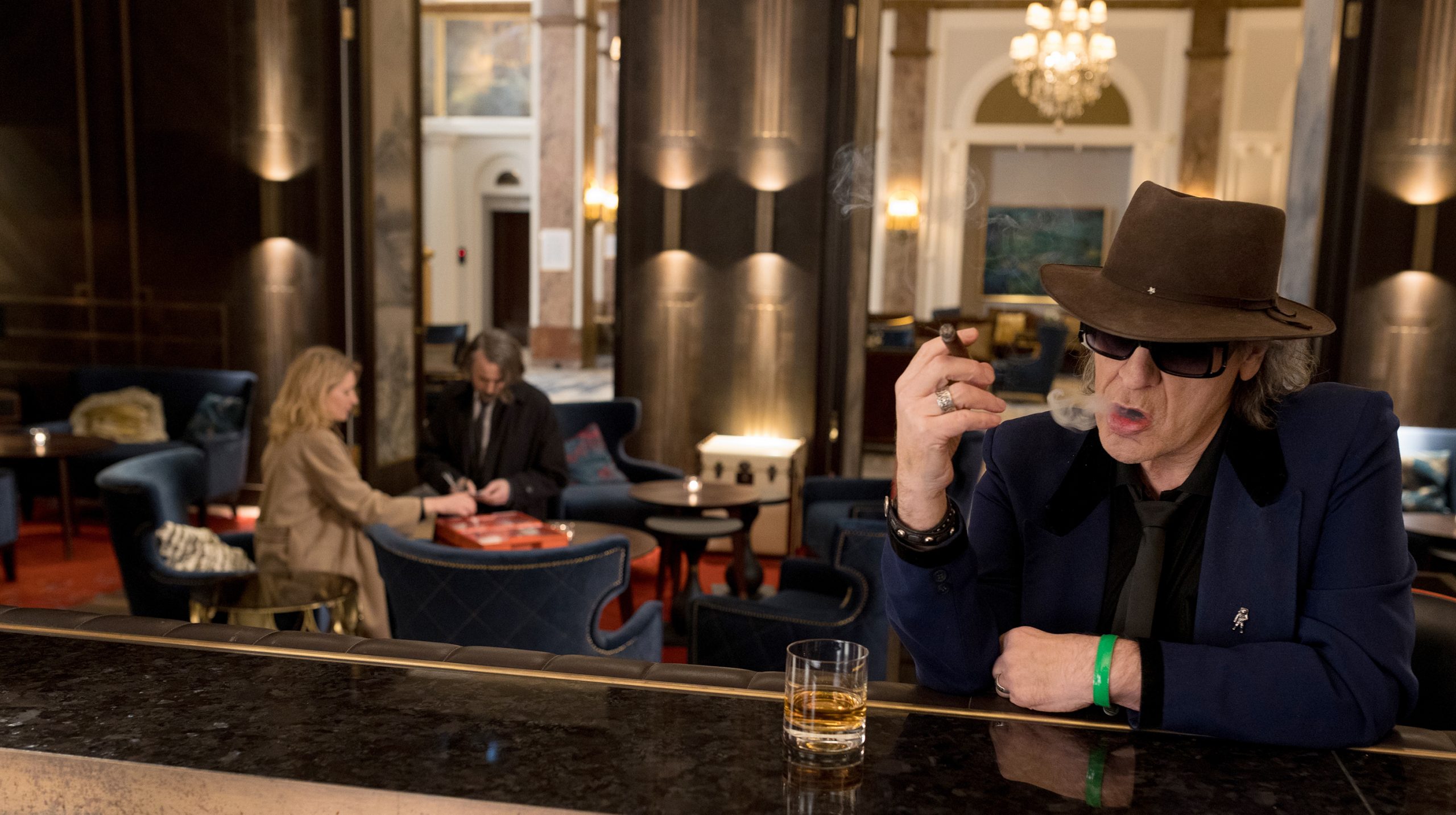 Udo Lindenberg sitzt im neuen „Tatort“ an der Bar des „Hotel Atlantic“.