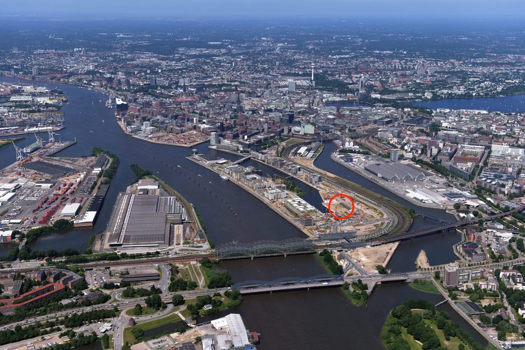 Auf diesem Baufeld in der östlichen HafenCity soll der Mischkomplex entstehen.